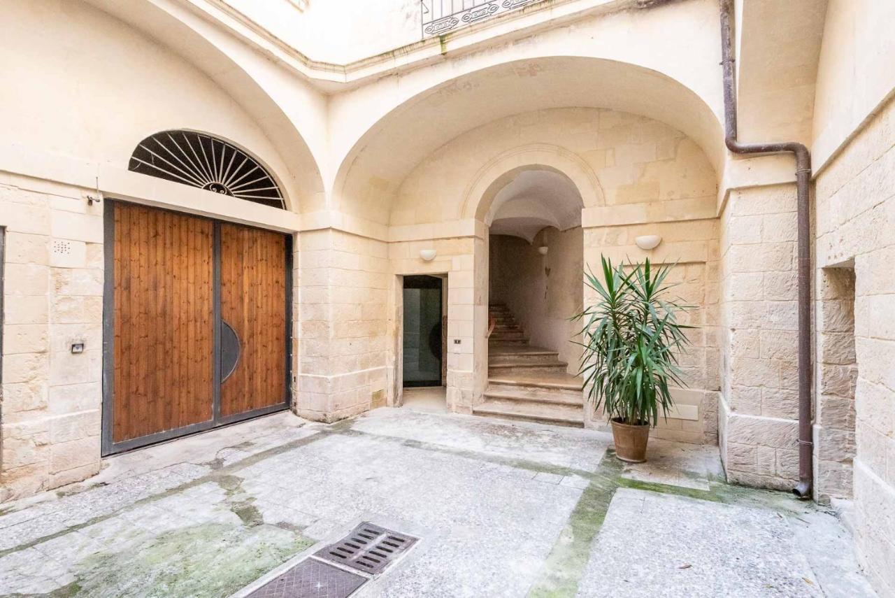 Apartamento Terzo Campanello - Terrazza Nel Centro Storico Lecce Exterior foto